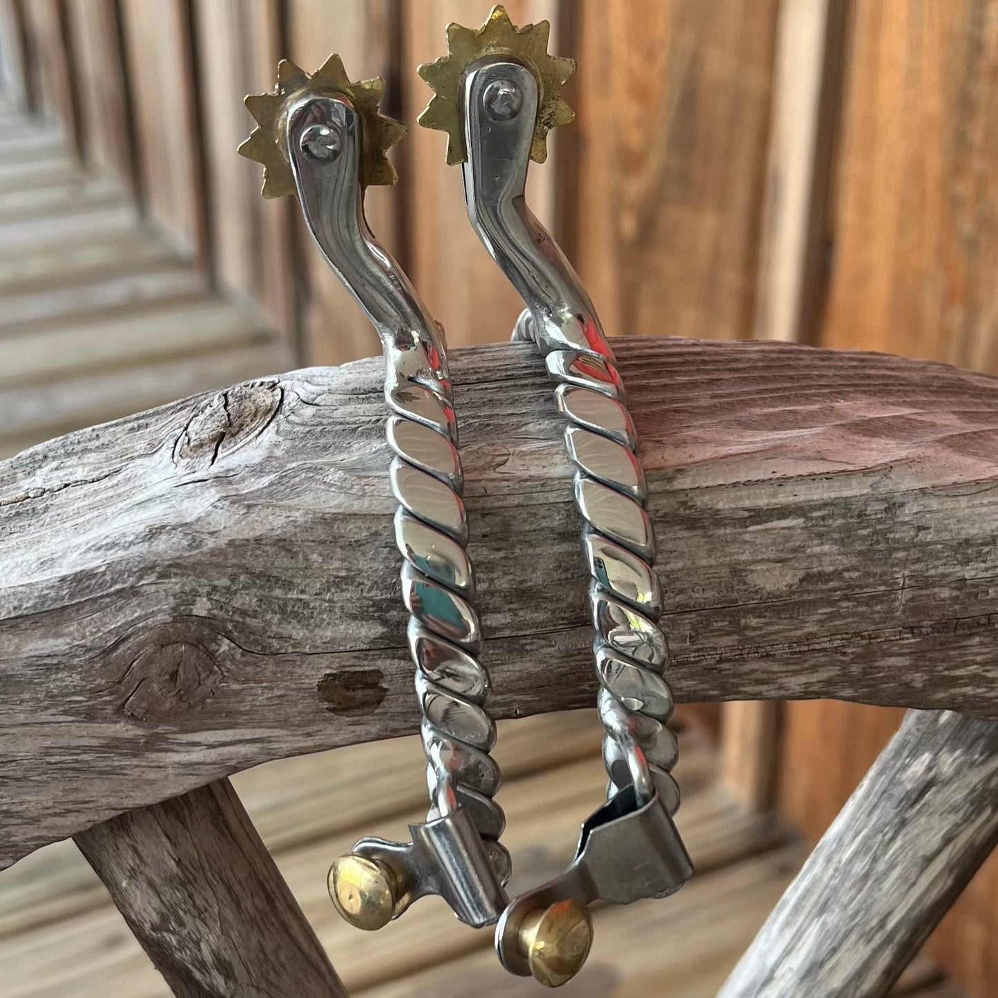 Twisted Band Spur